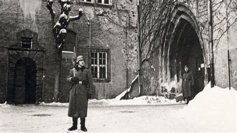 La Fuga di Colditz! Un racconto emozionante di audaci piani di fuga e l'indomito spirito umano durante la seconda guerra mondiale