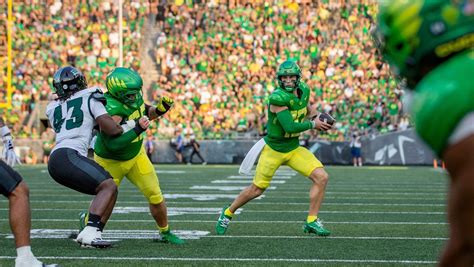 How to Watch Oregon Ducks Football: A Comprehensive Guide to Enjoying the Game and Beyond